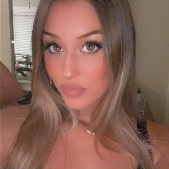 Meet your Posher, Chloe - Picture 1 of 1